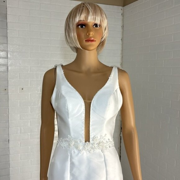 Isabella Talya Wedding Dress Fit & Flare with Train size 6 Mikado blend - Picture 12 of 16